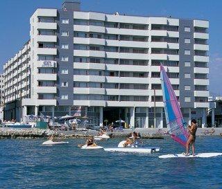 Eden Beach Apartments