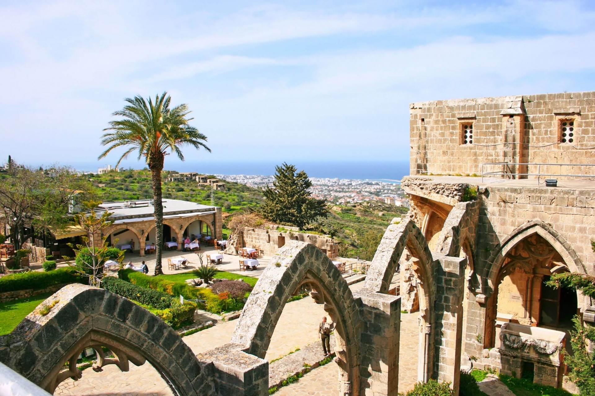 Kuzey Kıbrıs Otelleri: Huzura ve Tarihi İhtişama Açılan Bir Kapı