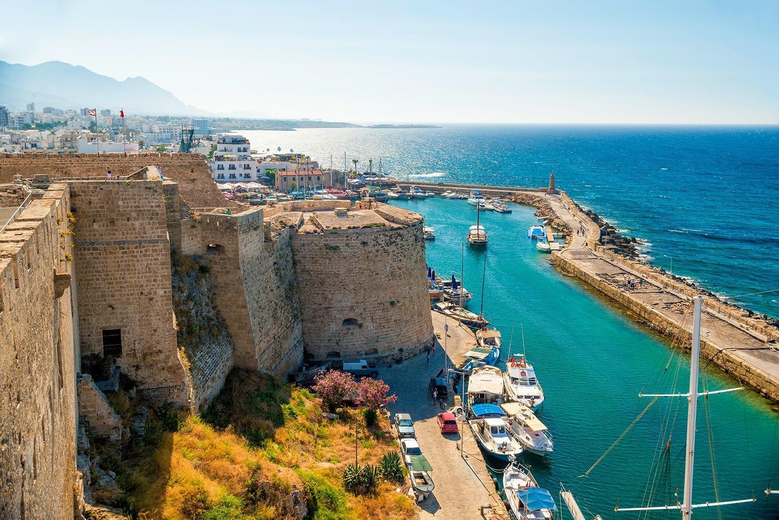 Girne'yi Keşfetmek: Kuzey Kıbrıs'ta Bir Otel Cenneti