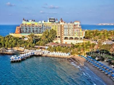 Sconto per prenotazione anticipata estiva al Merit Crystal Cove Hotel