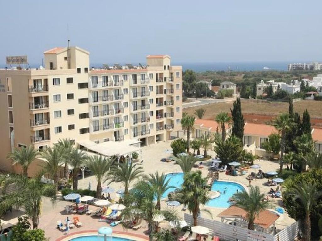 Tsokkos Gardens Hotel & Hotel Apartments