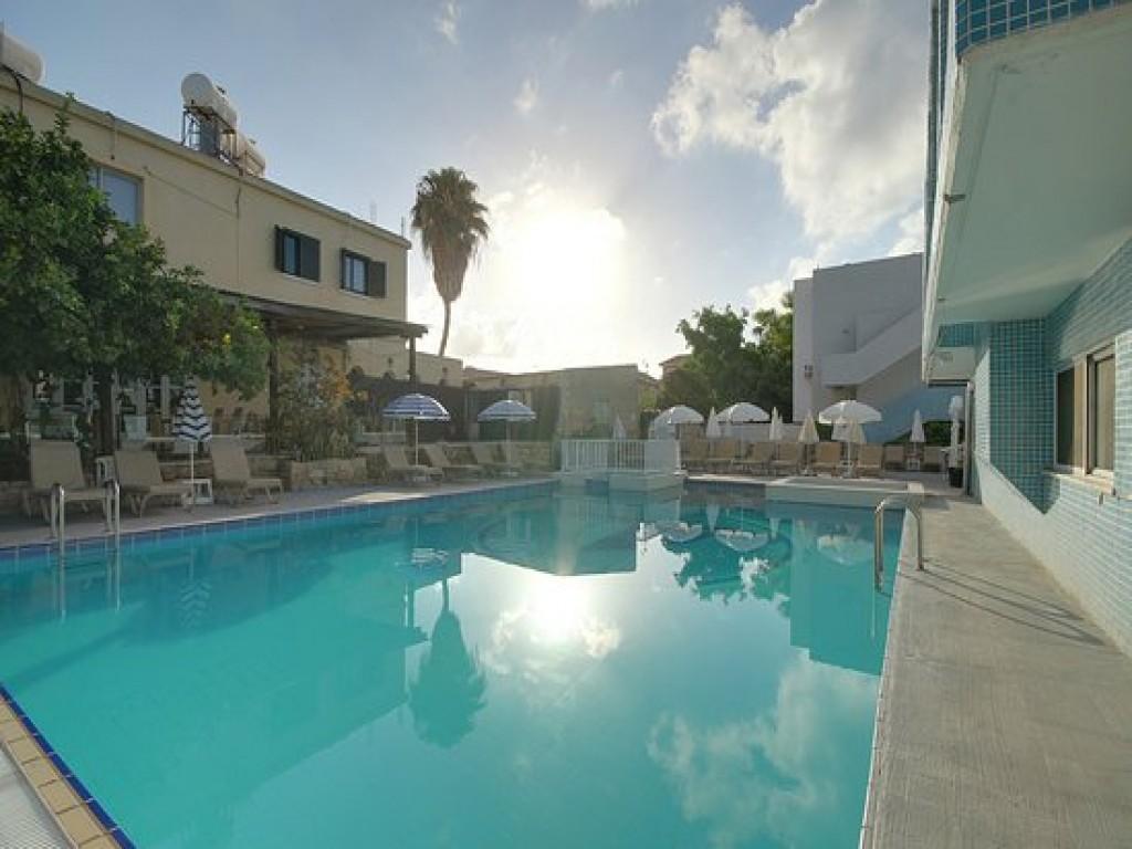 Nereus Hotel