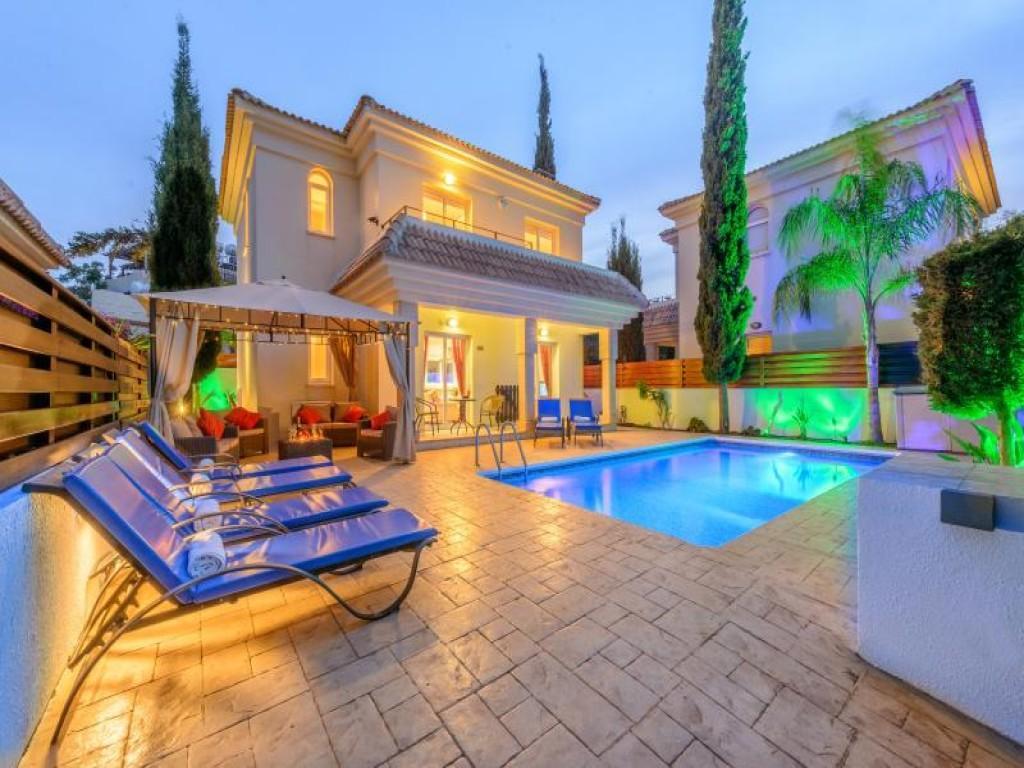 Blue Water Bay Villas