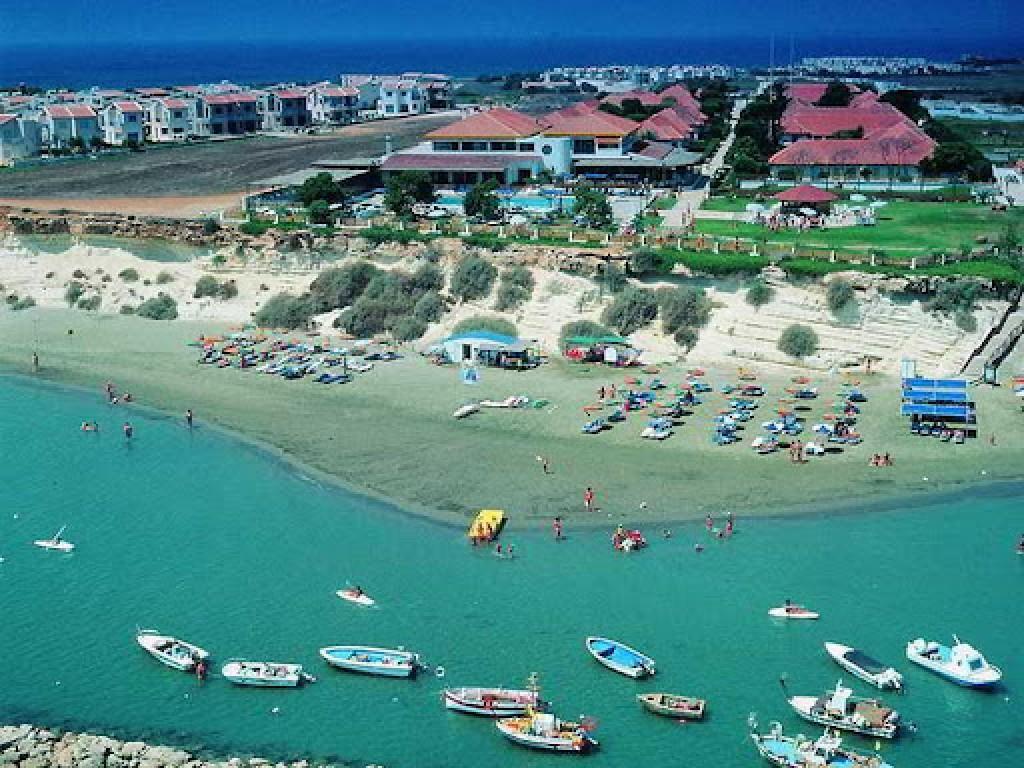 Faros Holiday Village