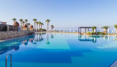 Akteon Holiday Village