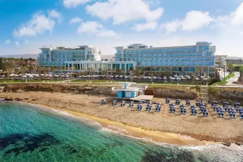Amavi MadeForTwo Hotels