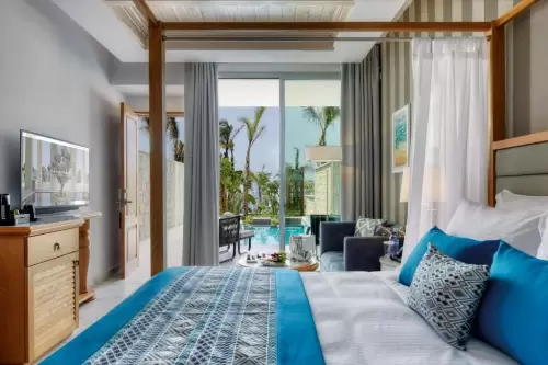 Amavi MadeForTwo Hotels