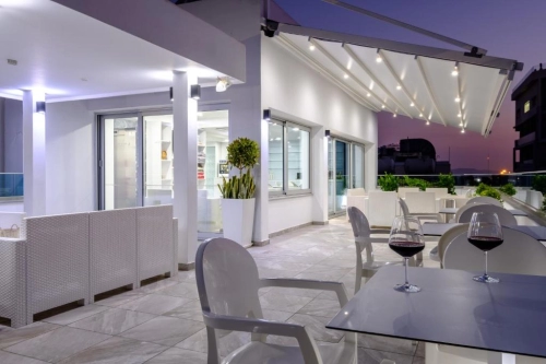 Art & Wine Studios and Apts