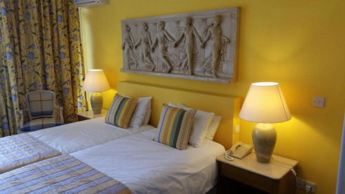 Caravel Hotel