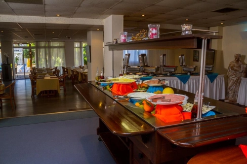 Caravel Hotel