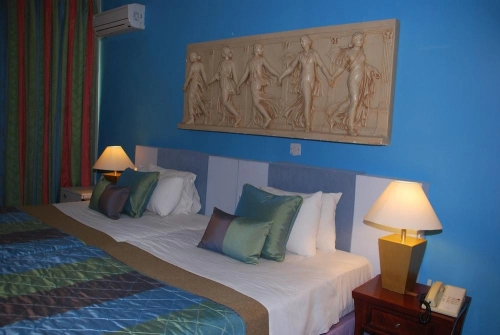 Caravel Hotel