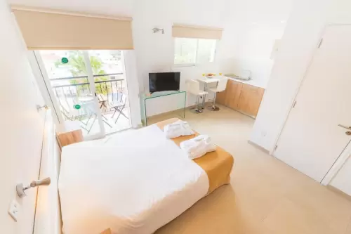 Chloraka Terrace Apartments