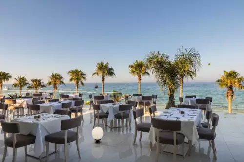 Constantinos The Great Beach Hotel