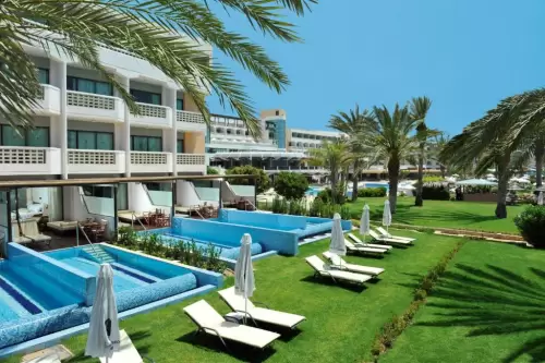 Constantinou Bros Athena Beach Hotel