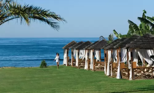Constantinou Bros Athena Royal Beach Hotel