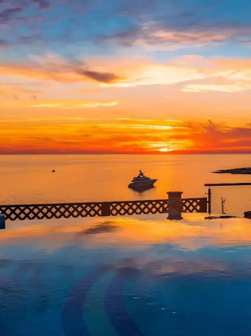 Coral Beach Hotel & Resort