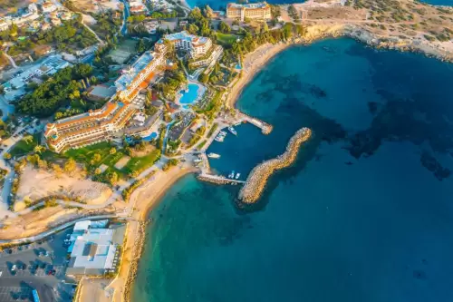 Coral Beach Hotel & Resort