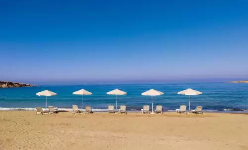 Coral Beach Hotel & Resort