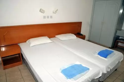 Debbie Xenia Hotel Apartments