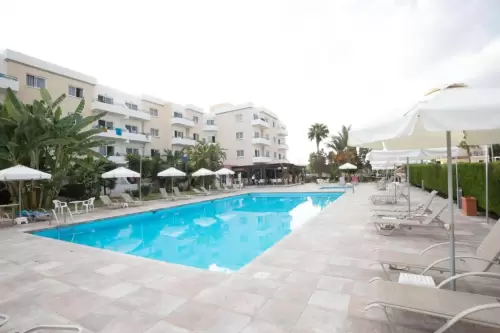 Debbie Xenia Hotel Apartments