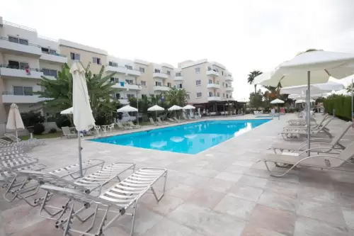 Debbie Xenia Hotel Apartments