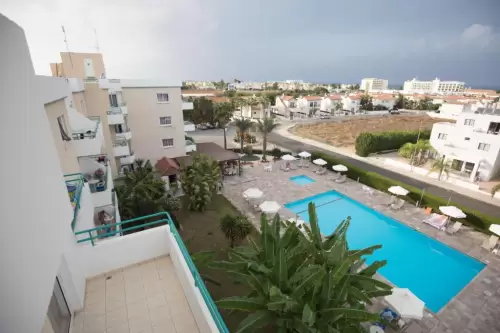 Debbie Xenia Hotel Apartments