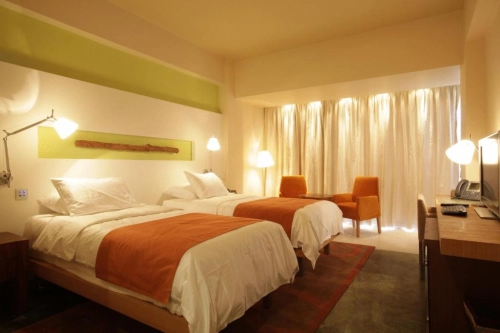 E-Hotel