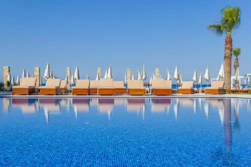 Flamingo Paradise Beach Hotel
