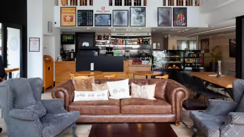 Ingate Hotel & Cafe