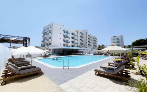 Kapetanios Bay Hotel
