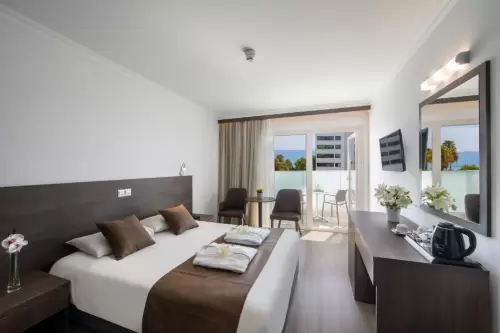 Kapetanios Limassol Hotel