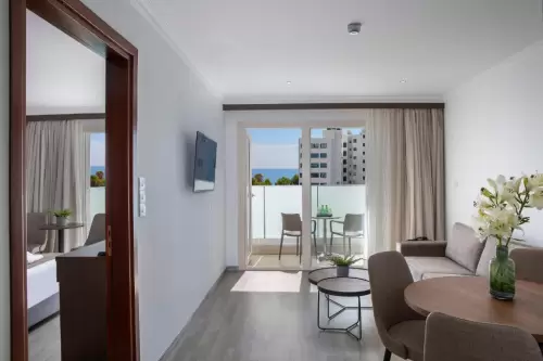 Kapetanios Limassol Hotel