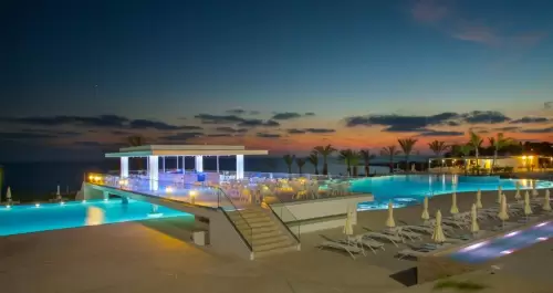 King Evelthon Beach Hotel and Resort