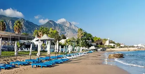 LA Hotel & Resort