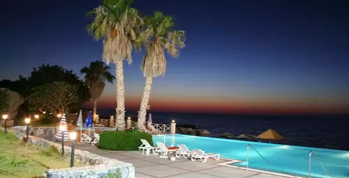 LA Hotel & Resort