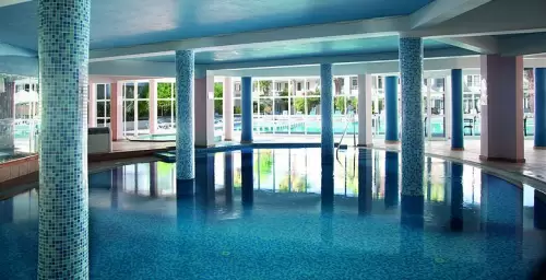 LA Hotel & Resort