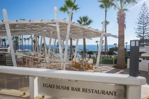 Leonardo Plaza Cypria Maris Beach Hotel & Spa