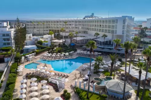 Leonardo Plaza Cypria Maris Beach Hotel & Spa & Leonardo Cypria Bay