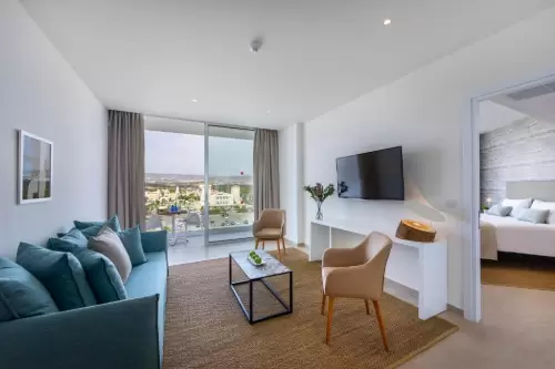 Leonardo Plaza Cypria Maris Beach Hotel & Spa & Leonardo Cypria Bay
