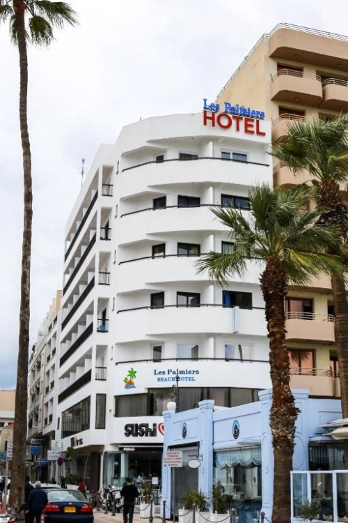 Les Palmiers Beach Hotel