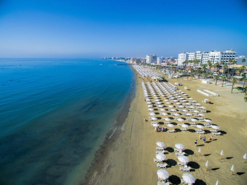 Les Palmiers Beach Hotel