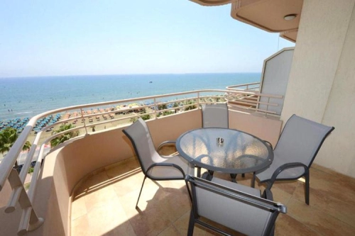 Les Palmiers Beach Hotel