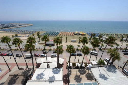 Les Palmiers Beach Hotel