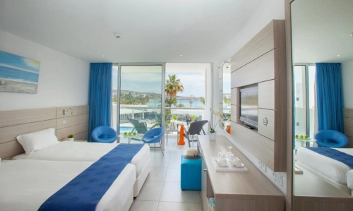 Limanaki Beach Hotel
