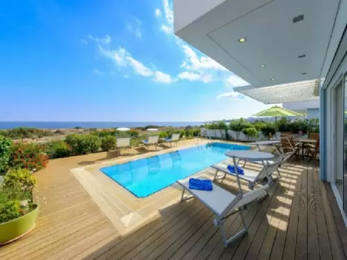 Louis Nausicaa Luxury Villas