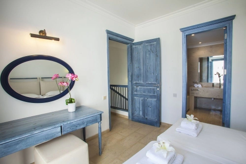 Louis Nausicaa Luxury Villas
