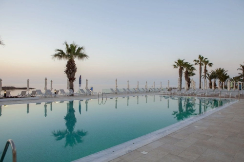 Louis Nausicaa Luxury Villas