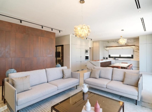 Mackenzie Beach Hotel & Apartments