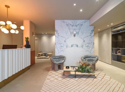 Mackenzie Beach Hotel & Apartments