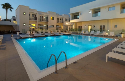 MelpoAntia Luxury Apartments & Suites